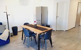 Modern Apartment Ana